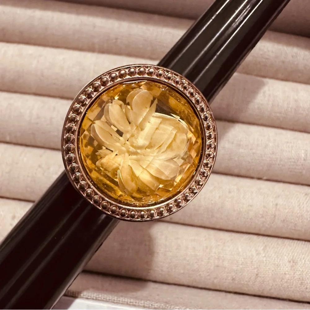 Bp | Ring | Floral Ring in Ivory